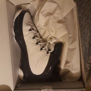 Meet your Posher, Nelly